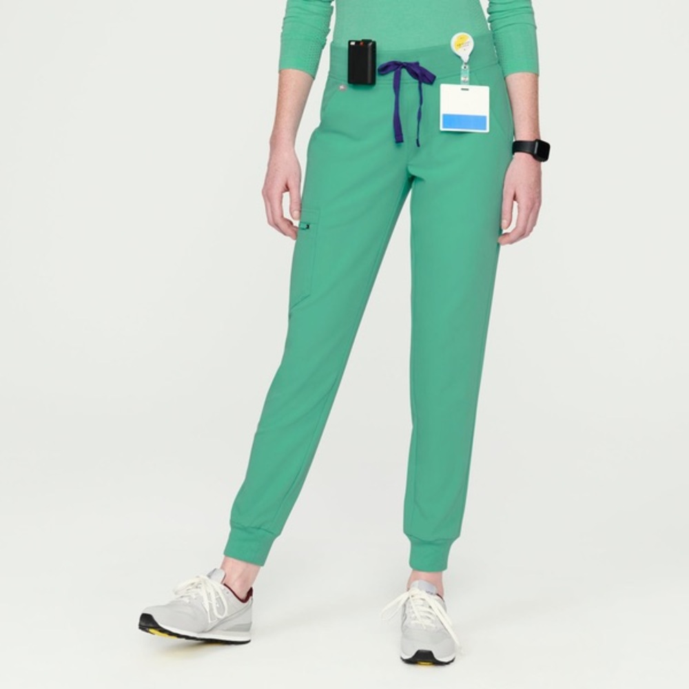 NWT Figs Zamora Jogger Scrub Pants in Surgical Green
